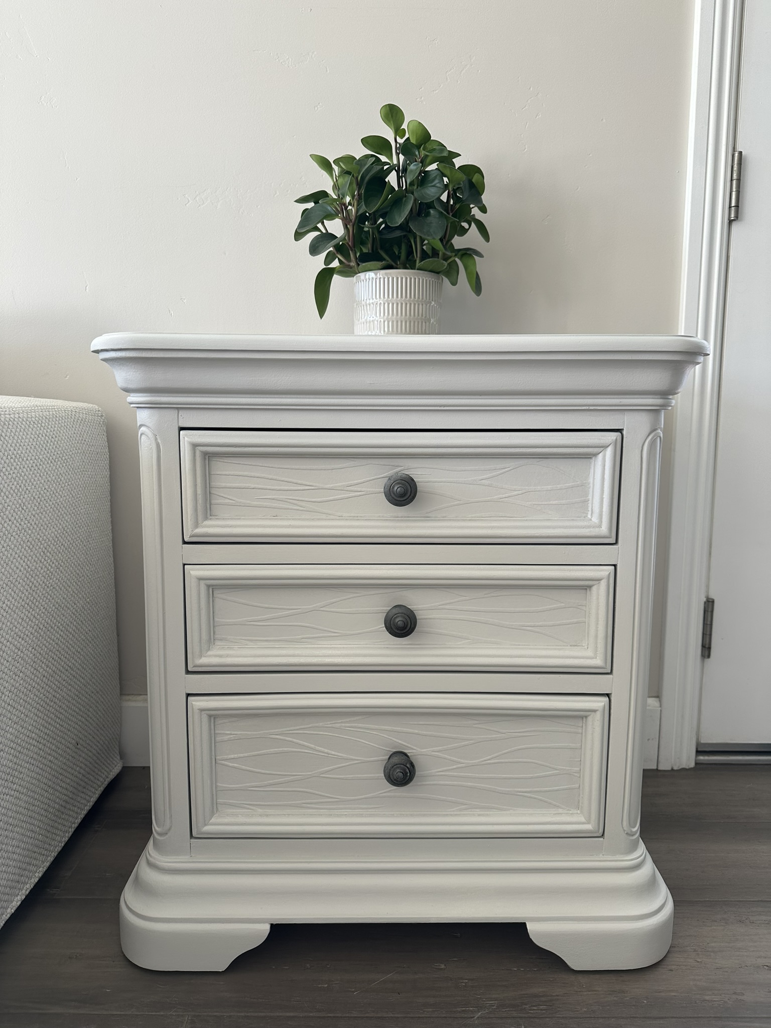 Nightstand Makeover